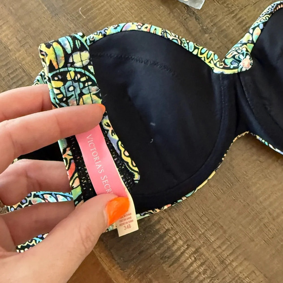 Victoria Secret strapless bikini top - Picture 3 of 3